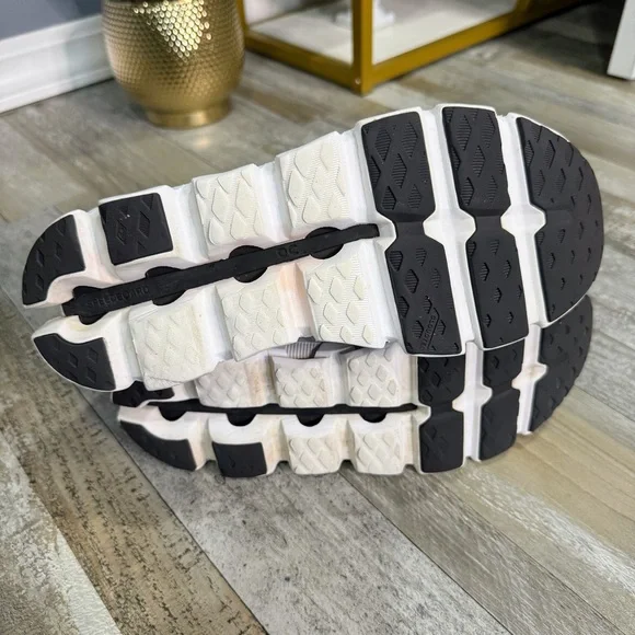 On Cloudswift 3 Mens 9.5 Shoes Green Running Walking Sneaker Gym Swiss Casual - Picture 10 of 12